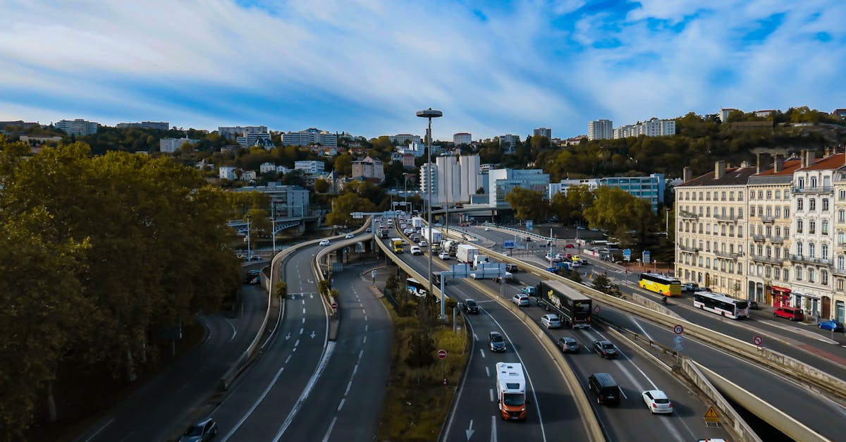 découvrez les itinéraires courts à avignon pour explorer facilement la ville et ses environs en peu de temps.